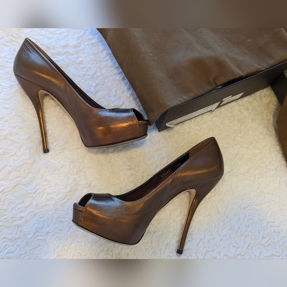 Gucci Light Bronze Nappa Silk Peep Toe Heels - Picture 2 of 12